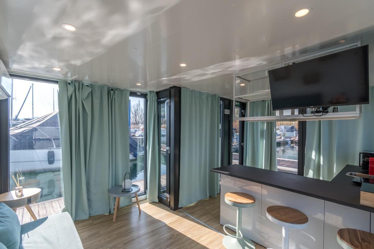Отель La Dolce Vita House Boat Lisanza Экстерьер фото