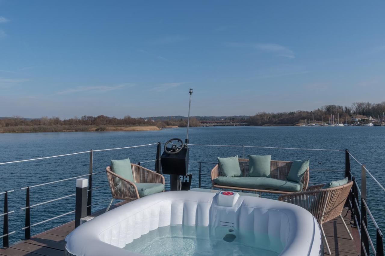 Отель La Dolce Vita House Boat Lisanza Экстерьер фото
